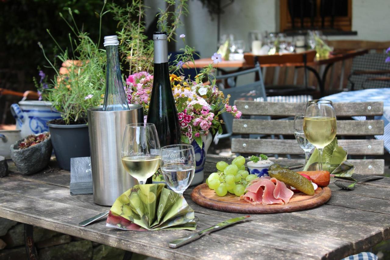 Winzerhof Gietzen Hotel Hatzenport Ngoại thất bức ảnh