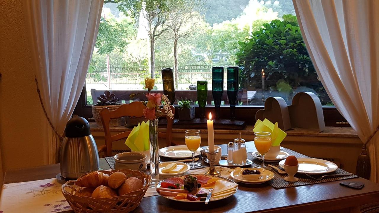 Winzerhof Gietzen Hotel Hatzenport Ngoại thất bức ảnh